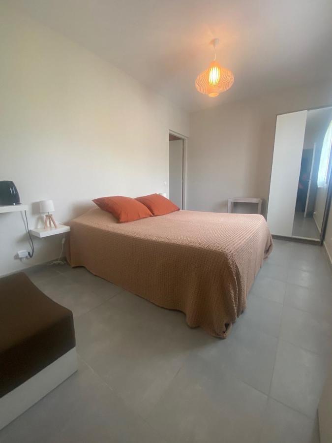 Bed and Breakfast Les Centaurines Saint-Siffret Exterior foto